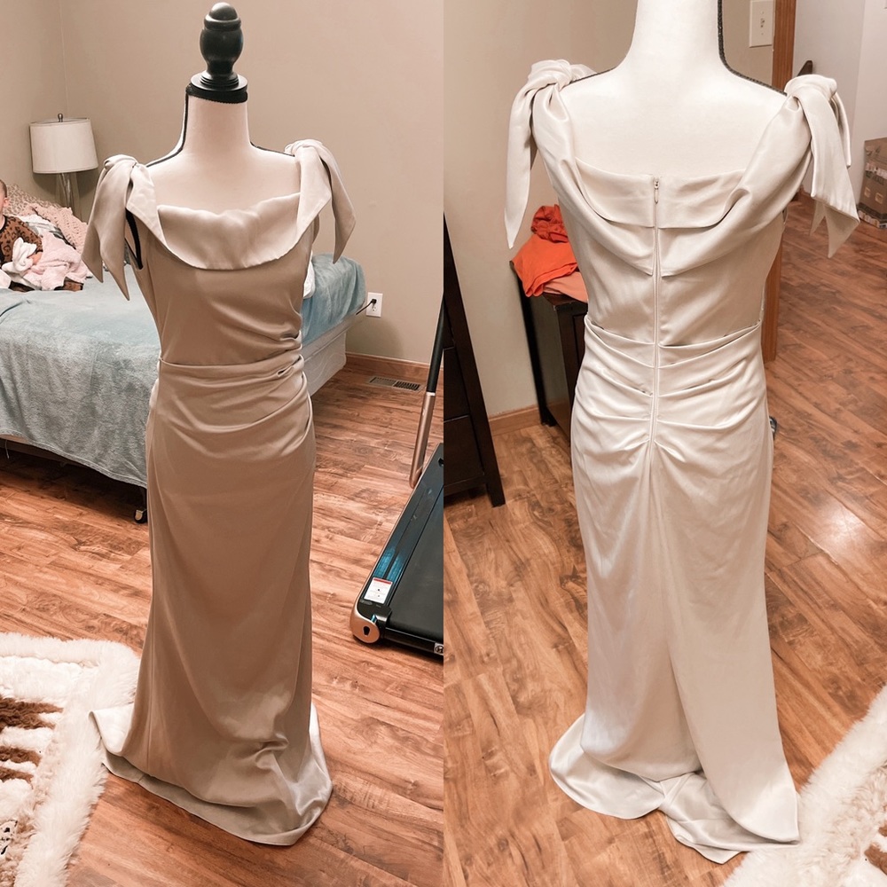Authentic Gucci $14k RUNWAY Silk Off the Shoulder Full Length Gown / Dress - Picture 6 of 8